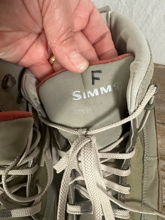 Simms Men\'s Chukka Boots in Taupe and Olive
